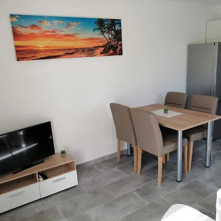 Grabovcic アパート