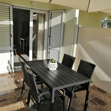 Grabovcic アパート